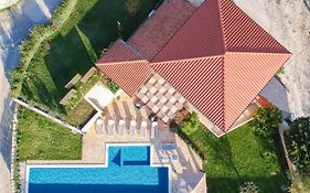 Villa Mater - Luxuriously Equipped Villa With A 15M Long Swimming Pool