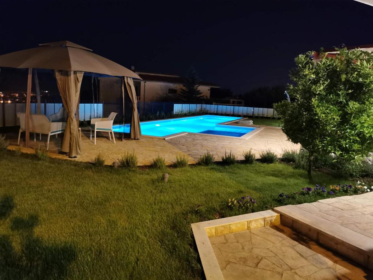 Villa Mater - Luxuriously Equipped Villa With A 15M Long Swimming Pool Žrnovnica Exterior foto